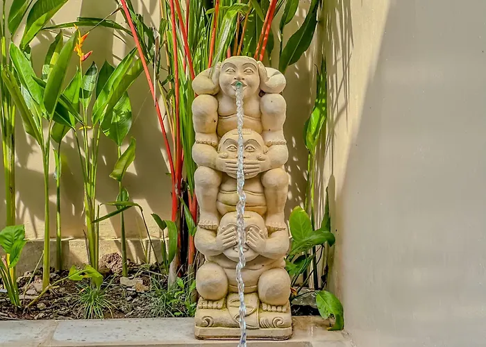 Petulu Tropical Villa *